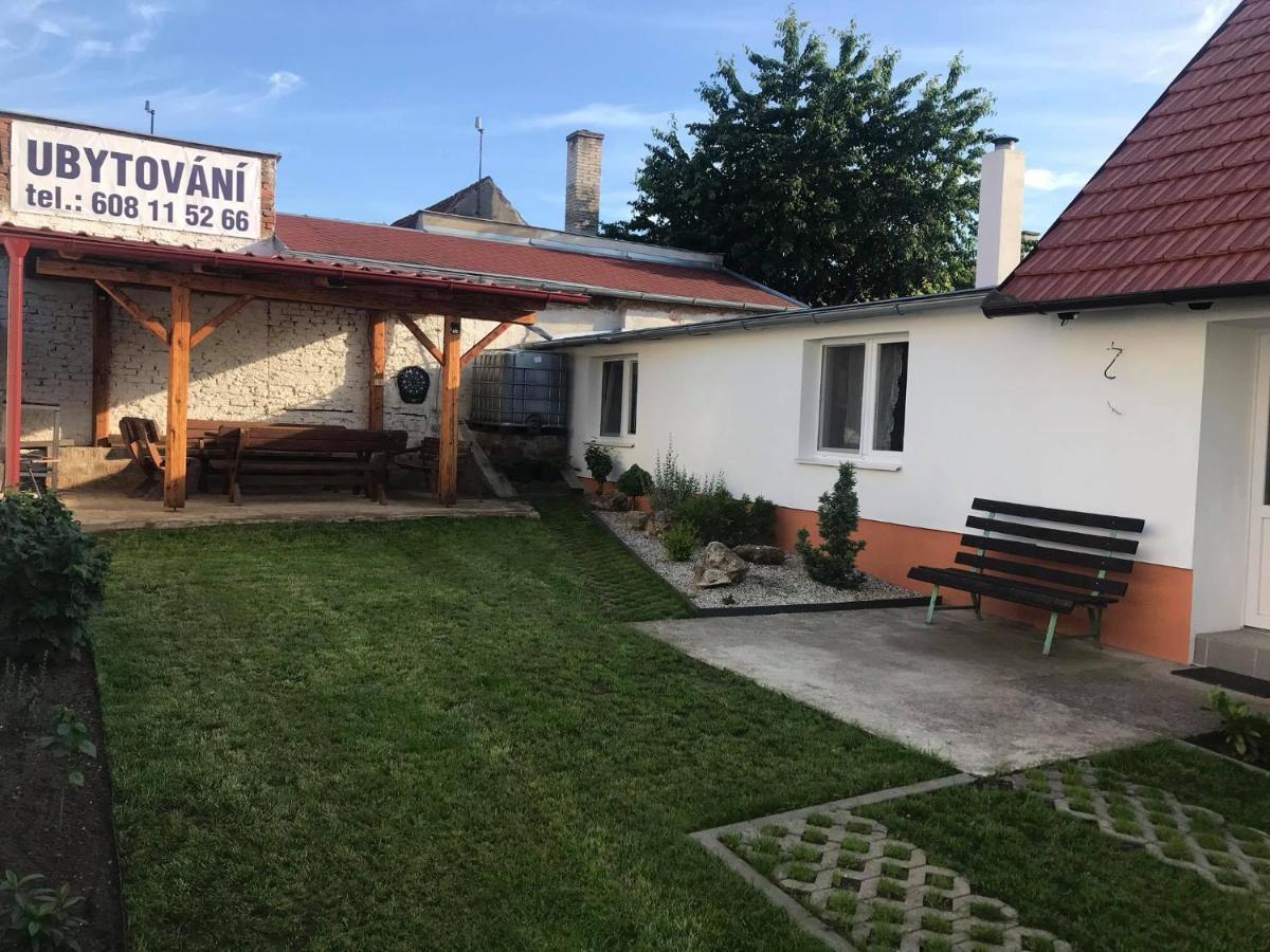 Chalupa na Lípové v Hlohovci Hlohovec Exterior foto