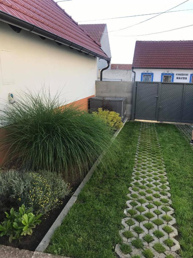 Chalupa na Lípové v Hlohovci Hlohovec Exterior foto